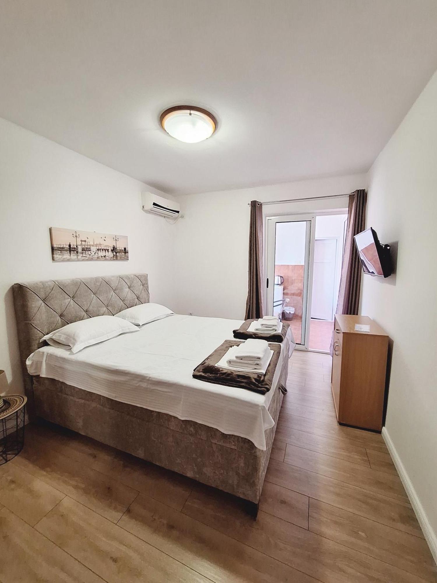 Apartment Hortenzija *